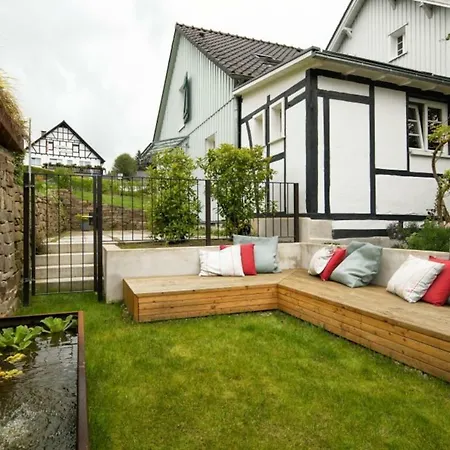 Apartment Im Fachwerkhof 'haus In Bewegung' Seelscheid